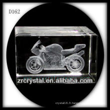 Cube en cristal de moto gravé au laser 3D